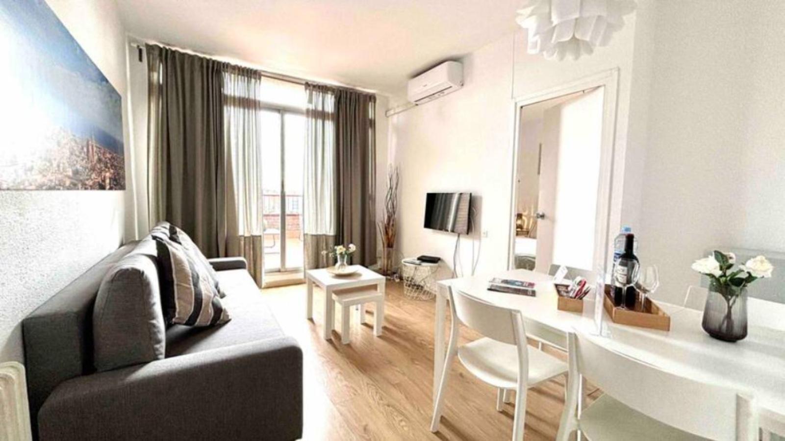 Ferienwohnung Sants Station Penthouse Barcelona Exterior foto